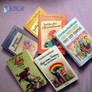 6 Jugendbücher von Christine Nöstlinger auf einem bunten Haufen