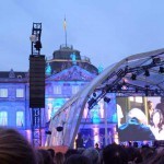 Tatort Premiere: das angestrahlte Schloss mit der Leinwand